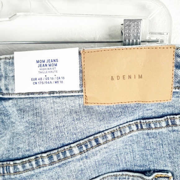 H & M Light Wash High Waist Hidden Button Fly Mom Jeans, Size 16 - Picture 5 of 13